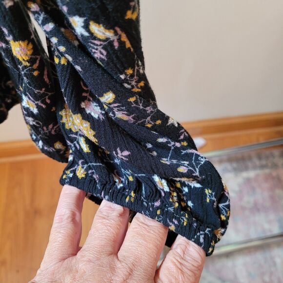 GAP Wnns Boho Black Floral Blouse  Long Slv With Front Tie Sz L - Picture 5 of 9